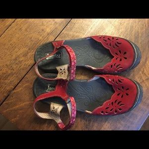 Jambu sandals